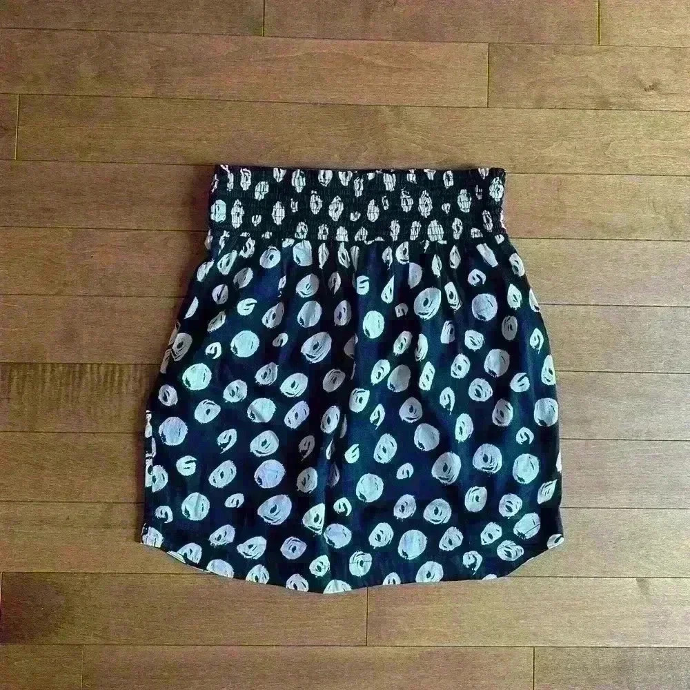 French Connection |  Black and white mini bubble skirt with pockets size 6